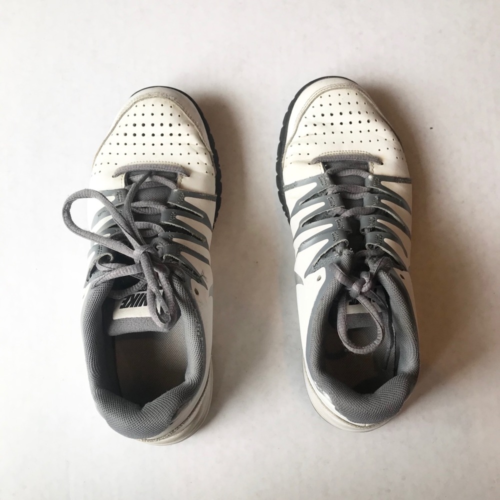 Nike vapor court tennis shoes